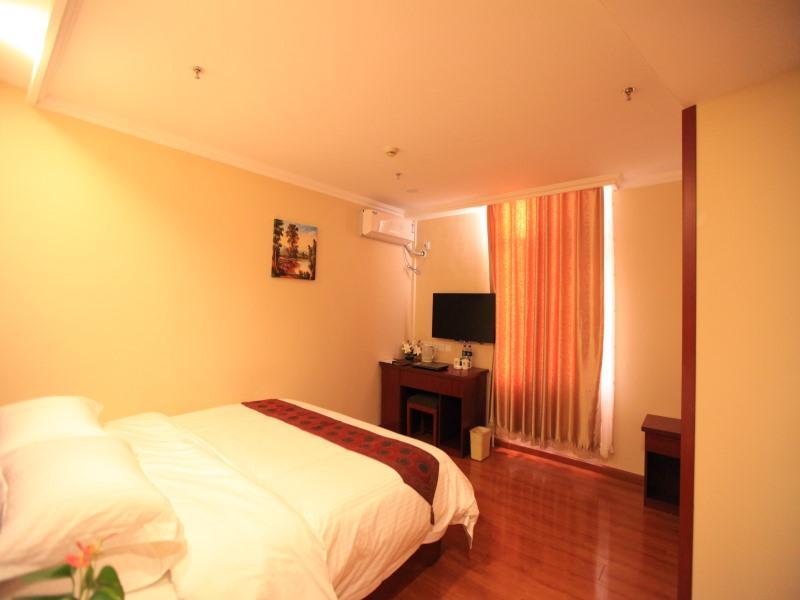 Greentree Inn Liaoning Dalian Railway Station South Shengli Square Express Hotel Bagian luar foto