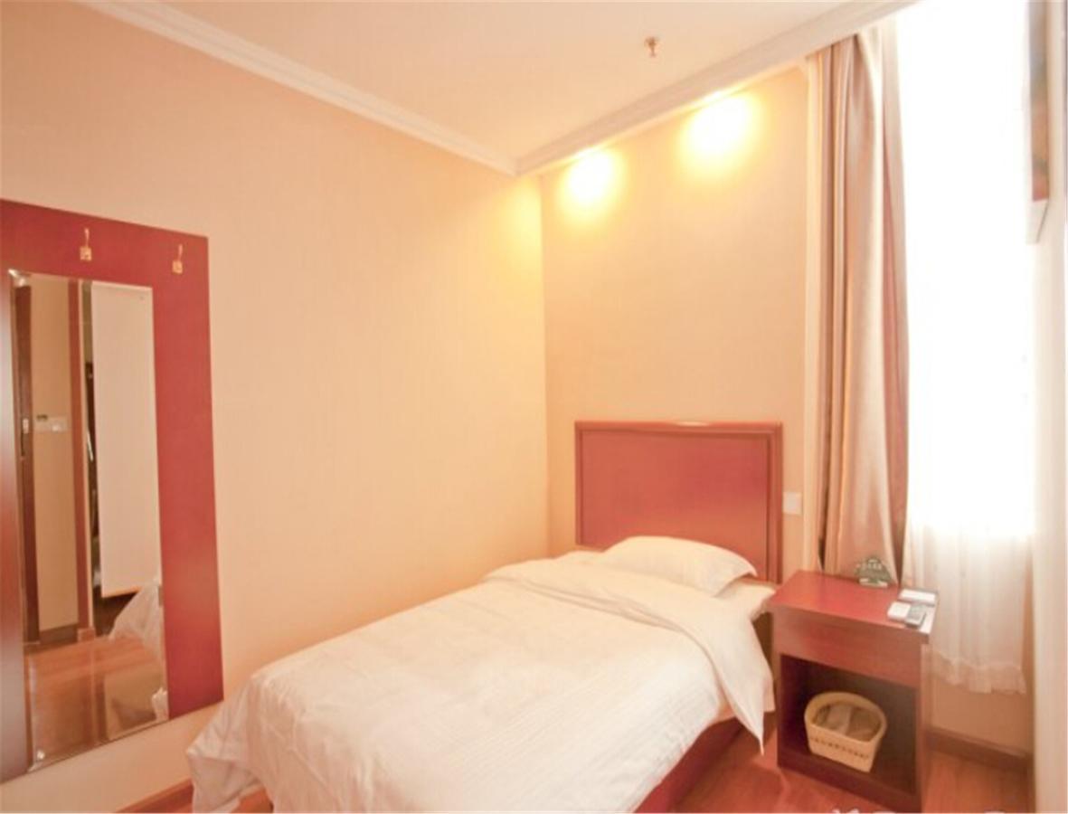 Greentree Inn Liaoning Dalian Railway Station South Shengli Square Express Hotel Bagian luar foto